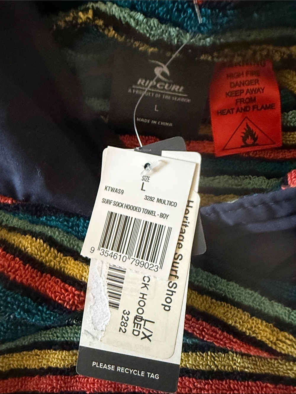 Rip Curl youth auto sock hooded towel- navy with Multicolor Stripes- NWT - Picture 5 of 7